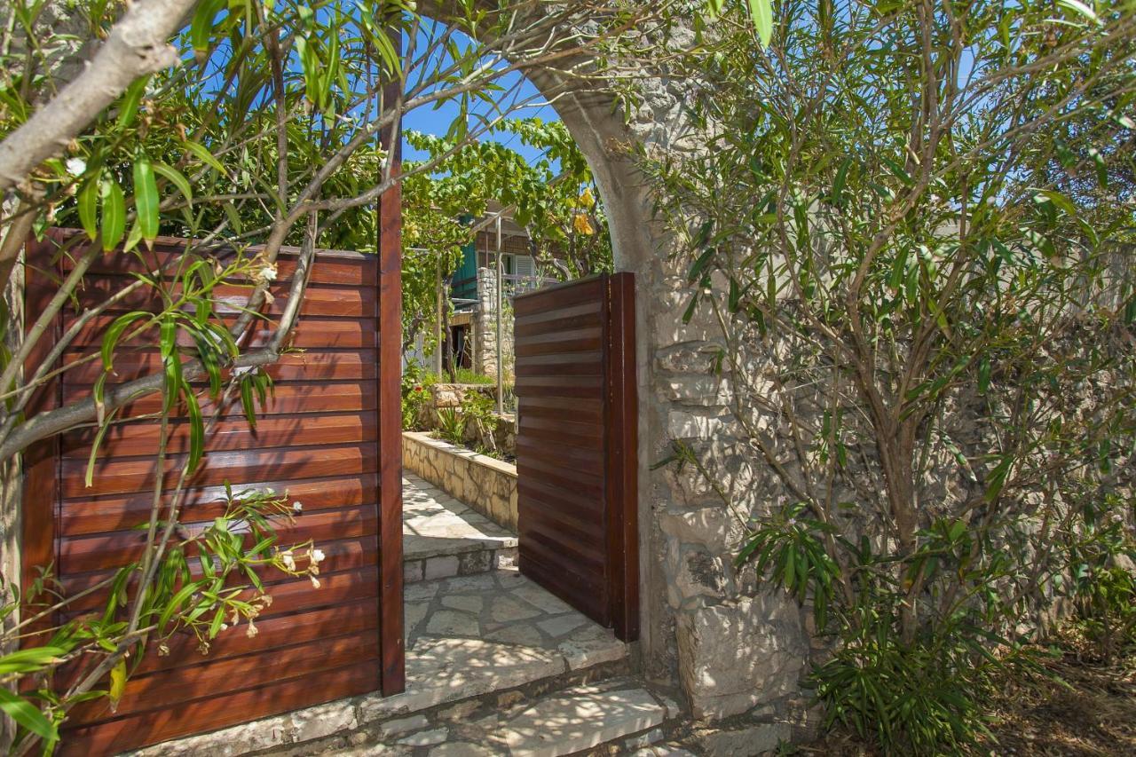 Holiday Home Neda Vela Luka Luaran gambar